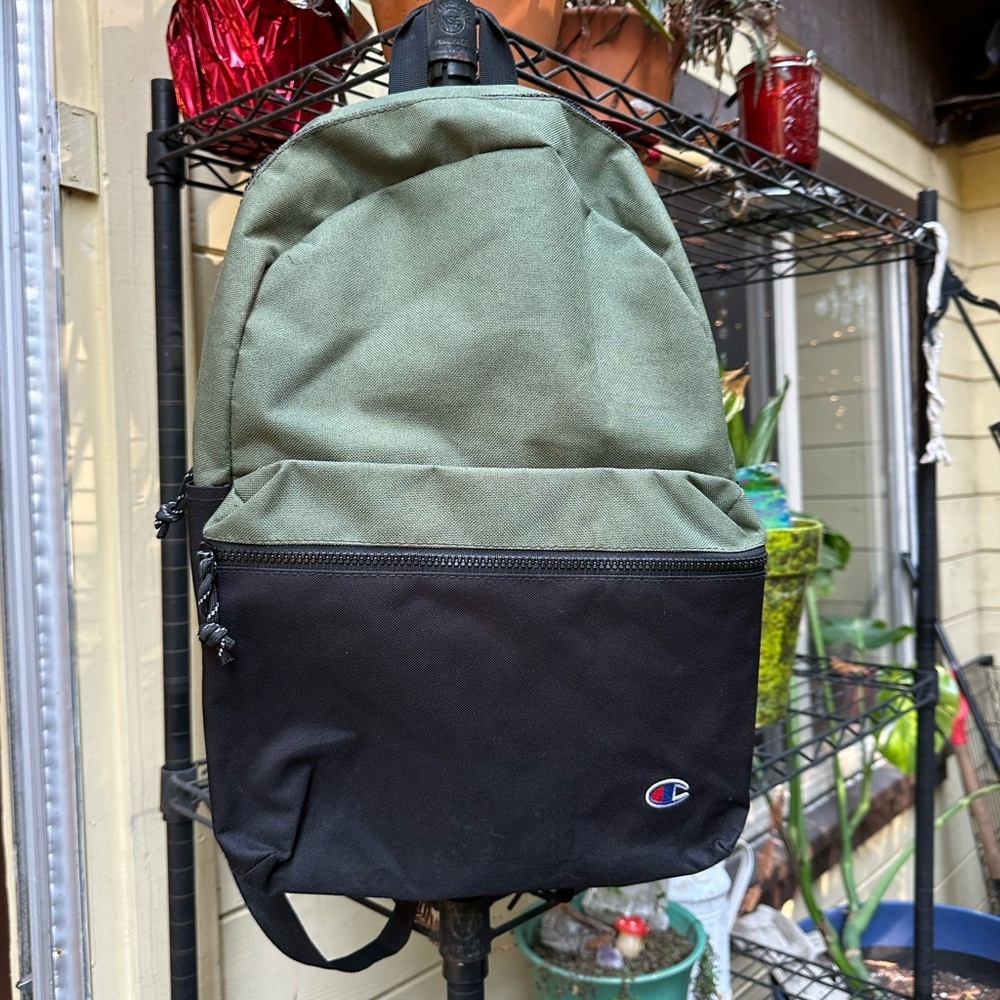 CHAMPION Olive and Black Men's Backpack Larger Size Like Mew Condition Trending
